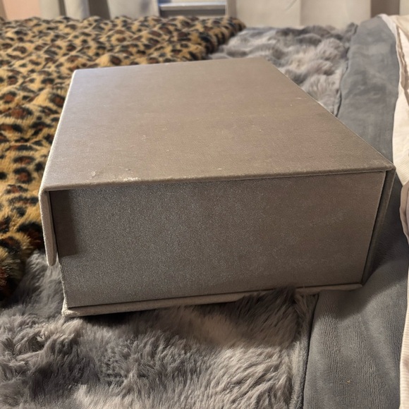 Velvet Storage Box - Picture 6 of 7